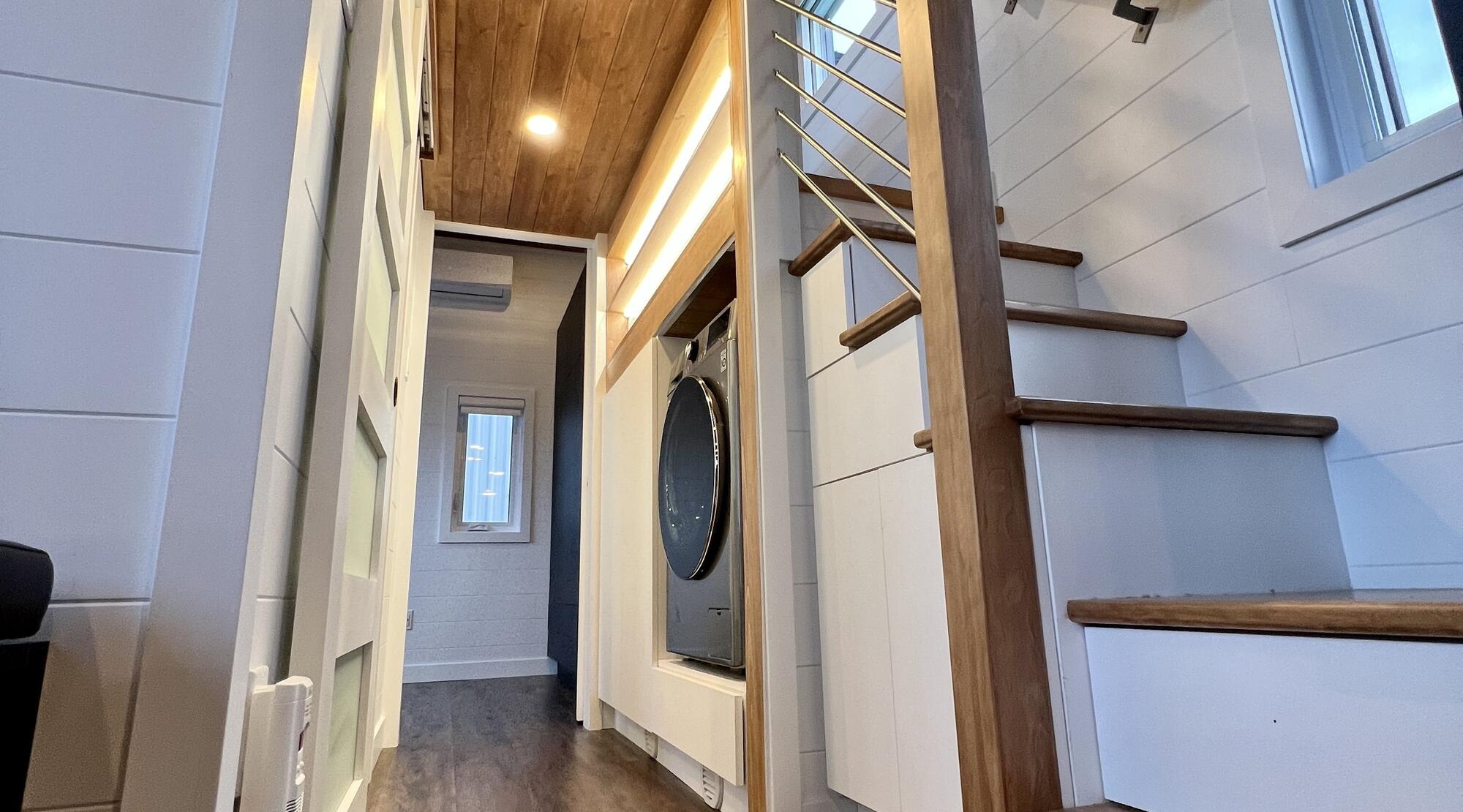 tiny house on wheels stairs