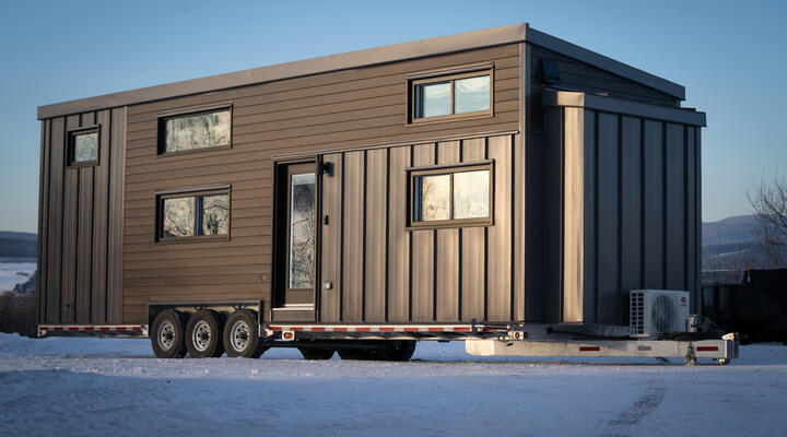 Three-Bedroom Tiny Home Has Everything a Family of Six Could Possibly Need  - autoevolution
